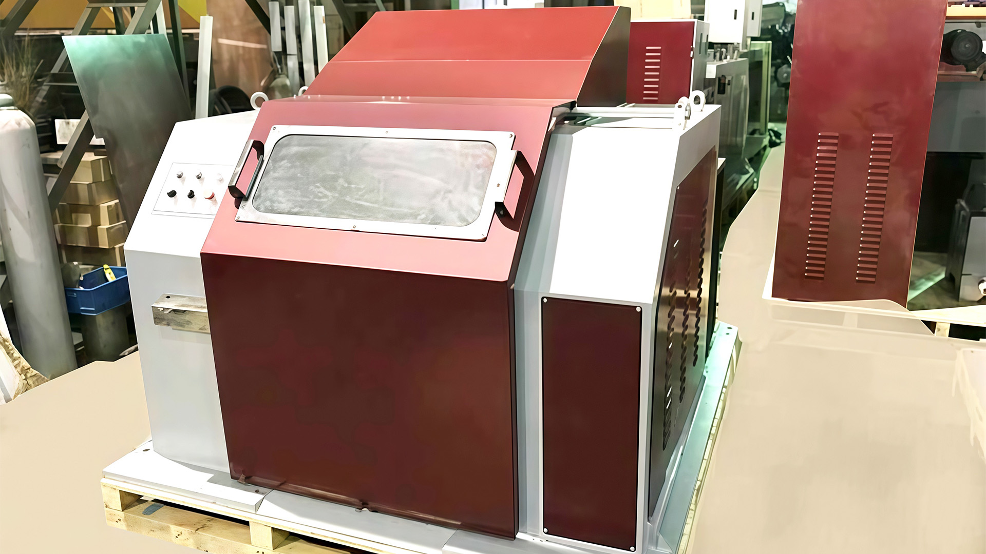 Hoe hanteert de draad rechtmachinebestrijdingsdraden met coatings, zoals plastic of isolatie?