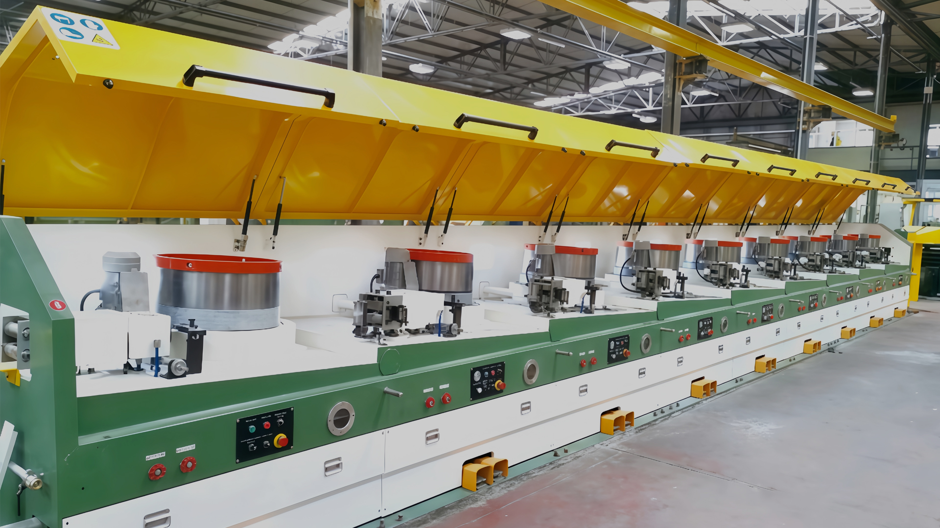 Hoe past een Wire Take-Up Machine zich aan aan variërende productiesnelheden zonder afbreuk te doen aan de draadintegriteit of wikkelkwaliteit?